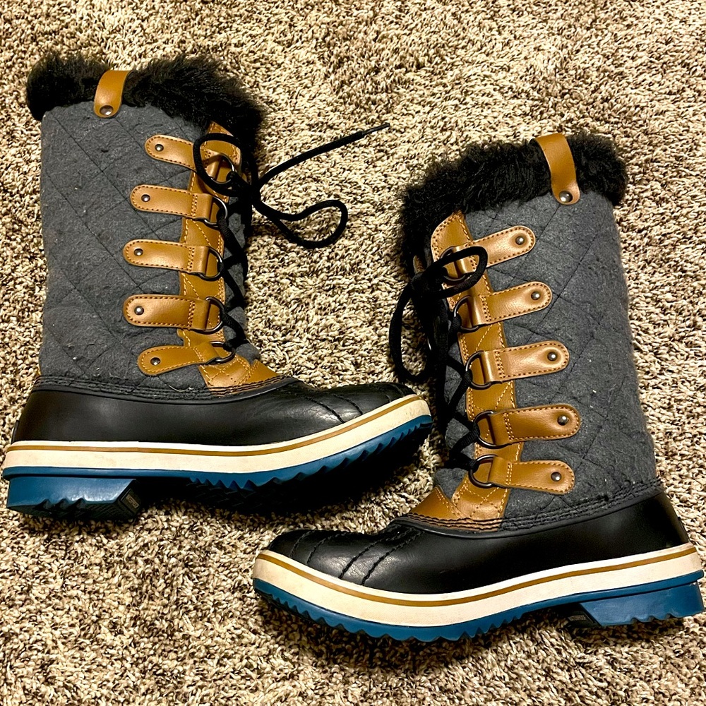 Beautiful SOREL Tall Winter Boots!!